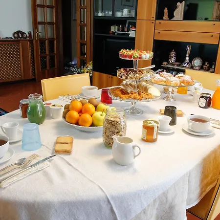 Dimora Morelli 3* غوبيو